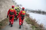 20190124123220_x-5668: Foto: Kolínští hasiči trénovali záchranu z probořeného ledu