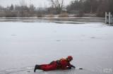20190124123223_x-5690: Foto: Kolínští hasiči trénovali záchranu z probořeného ledu
