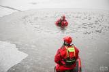 20190124123225_x-5716: Foto: Kolínští hasiči trénovali záchranu z probořeného ledu