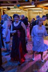 20190209121727_BaixingDesingPhoto00025: Foto: V němčickém Vigvamu se v pátek tančilo na Obecním plese