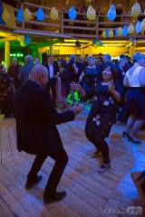 20190209121733_BaixingDesingPhoto00029: Foto: V němčickém Vigvamu se v pátek tančilo na Obecním plese
