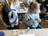 20190212134915_07: Dívky z deváté třídy ZŠ Vrdy se zapojily do projektu „SRDCE S LÁSKOU Darované“