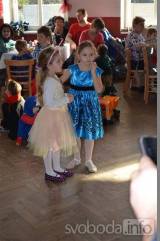 20190226232936_DSC_0113: Foto: Děti na tupadelském karnevale pobavil čaroděj Emča!
