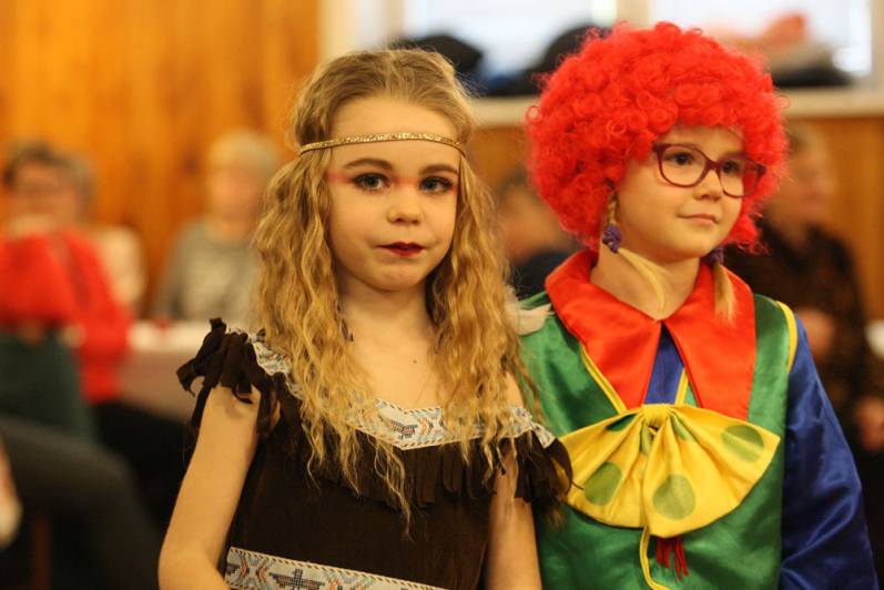 Foto: V močovické sokolovně v sobotu řádili na dětském karnevale!