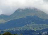 20190307115358_soufriere13: Vulkán La Soufriére z dálky - Čáslavská vlaječka "zavlála" nad karibskou sopkou La Soufriére