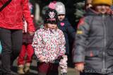 20190321134456_5G6H9392: Foto: Zima je definitivně pryč, děti z MŠ Benešova II vynesly Moranu a odemkly jaro!