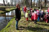 20190321134502_5G6H9489: Foto: Zima je definitivně pryč, děti z MŠ Benešova II vynesly Moranu a odemkly jaro!