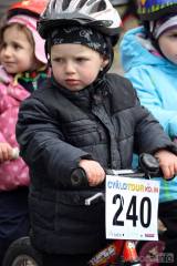 20190413121953_IMG_6413: Foto: Na Kmochově ostrově odstartoval seriál dětských cyklistických závodů Cyklotour Kolín 
