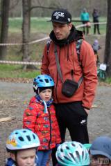 20190413121954_IMG_6416: Foto: Na Kmochově ostrově odstartoval seriál dětských cyklistických závodů Cyklotour Kolín 