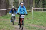 20190413122007_IMG_6486: Foto: Na Kmochově ostrově odstartoval seriál dětských cyklistických závodů Cyklotour Kolín 