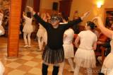 20190421011215_5G6H3980: Foto: Fialkový ples pozdravily žlebské ženy klasickým baletem „Labutí jezero“