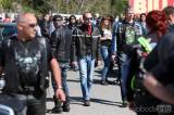 20190421144203_5G6H4900: Foto, video: Kutnohorští motorkáři Royal Riders zahájili sezonu tradičním pozdravem pouti