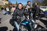 20190421144211_5G6H5013: Foto, video: Kutnohorští motorkáři Royal Riders zahájili sezonu tradičním pozdravem pouti