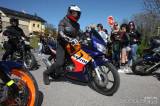 20190421144214_5G6H5073: Foto, video: Kutnohorští motorkáři Royal Riders zahájili sezonu tradičním pozdravem pouti