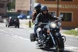20190421144221_5G6H5414: Foto, video: Kutnohorští motorkáři Royal Riders zahájili sezonu tradičním pozdravem pouti
