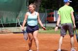 20190603124457_IMG_0657: Foto: Tenisové dvorce v Čáslavi hostily turnaj ve čtyřhře mužů i žen