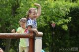 20190606223009_5G6H5883: Foto: Dětem z MŠ Benešova II zahrálo na zahradě Divadélko Kůzle!
