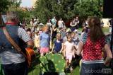 20190606223014_5G6H6017: Foto: Dětem z MŠ Benešova II zahrálo na zahradě Divadélko Kůzle!