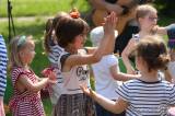 20190606223016_5G6H6155: Foto: Dětem z MŠ Benešova II zahrálo na zahradě Divadélko Kůzle!