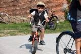 20190831153120_5G6H2619: Foto: Letní prázdniny zakončili ze sedel historických bicyklů, letos si připomněli Závod míru!