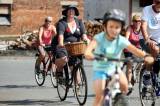 20190831153131_5G6H2840: Foto: Letní prázdniny zakončili ze sedel historických bicyklů, letos si připomněli Závod míru!