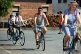 20190831153131_5G6H2847: Foto: Letní prázdniny zakončili ze sedel historických bicyklů, letos si připomněli Závod míru!