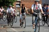 20190831153131_5G6H2851: Foto: Letní prázdniny zakončili ze sedel historických bicyklů, letos si připomněli Závod míru!