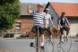 20190831153132_5G6H2881: Foto: Letní prázdniny zakončili ze sedel historických bicyklů, letos si připomněli Závod míru!