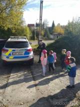 20191023202012_policie_beseda13: Policistky besedovaly s dětmi z Dětské skupiny Paběnáček