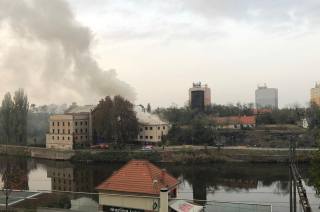 Požár bytového domu na Podskalském nábřeží v Kolíně způsobil škodu tři a půl milionu korun