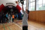 5G6H4869: Foto: V tělocvičně žehušické základní školy ve středu létaly baseballové míčky