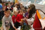 20191203121759_5G6H8086: Foto: Za dětmi v kutnohorských školkách v úterý zavítal Mikuláš s čerty i andělem