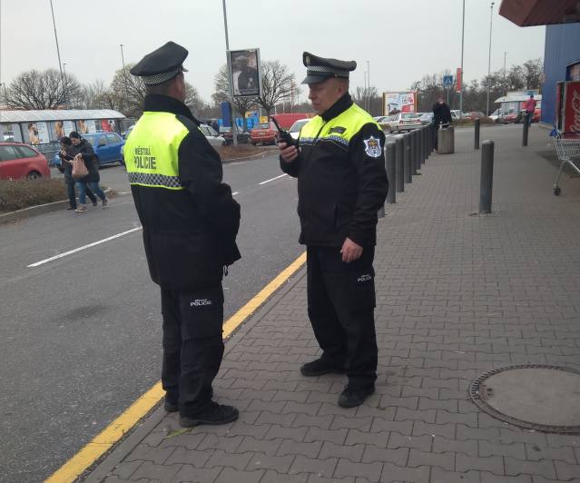 Strážníci Městské policie Kolín dohlížejí na bezpečí občanů v době adventních svátků 