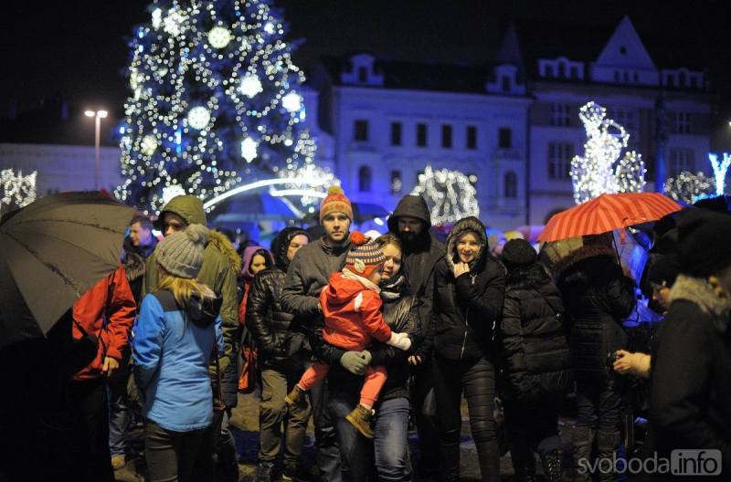 Na neděli plánují čtvrté (andělské) adventní zastavení u vánočního stromu v Kolíně