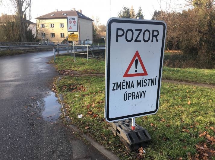 Změna dopravního značení v lokalitě Čeplov vyvolala na sociálních sítích rozporuplné reakce  