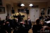 20191229130958_DSCF1679: Foto: Projekt „Hora plná hudby 2019“ v Blues Café zakončil koncert Romana Dragouna