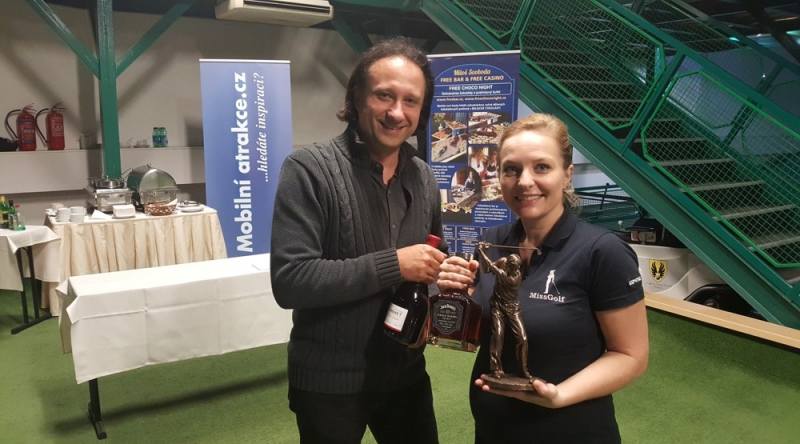 Foto, video: V XI. ročníku předsilvestrovského golfového turnaje zvítězila Lucie Opletalová!