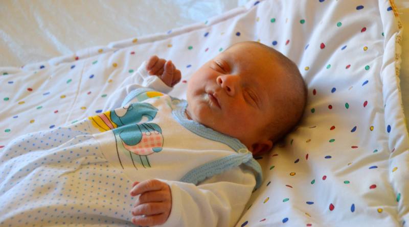 Prvním miminkem narozeným v čáslavské porodnici v roce 2020 je Maxmilián Hahn