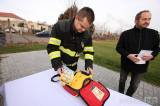 20200113163225_5G6H1745: Dobrovolní hasiči ve Vrdech zařadili do svého vybavení nový defibrilátor