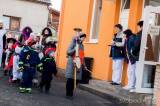 20200213214509_IMG_1841: Foto: Děti z Mateřské školy Žleby připravily na čtvrtek masopustní průvod obcí
