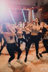 20200301180936_Baix_IMG_00213: Foto: V Lorci v sobotu tančili hlavně maturanti z třídy C4A Gymnázia Jiřího Ortena