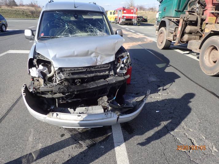 Dopravní nehoda na obchvatu Čáslavi si vyžádala tři zraněné