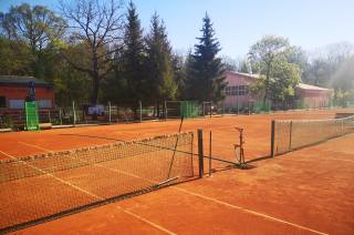 Letní sezona 2020 začíná kolínským tenistům v omezeném režimu