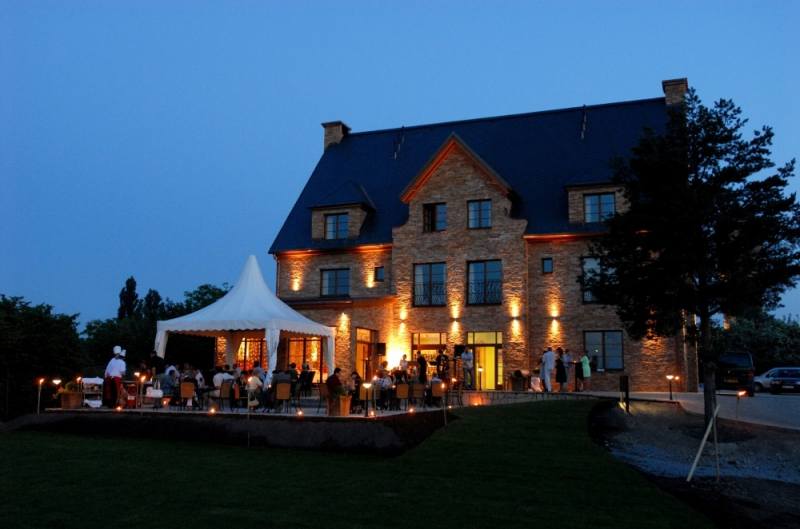TIP: Hotel Villa Romantica v Kolíně v pondělí 25. května znovu otevře restauraci a venkovní terasu 