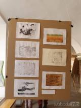 20200601231725_20200529_153018: Práce žáků výtvarného oboru ZUŠ Kutná Hora můžete vidět ve Spolkovém domě