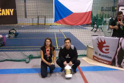 Denisa Madzurová zvítězila v juniorské kategorii mistrovství východních Čech v silovém trojboji