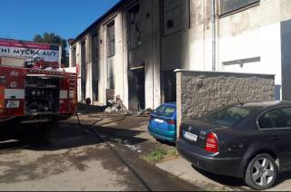 Požár v bývalé továrně Avia způsobil škodu předběžně za 20 milionů