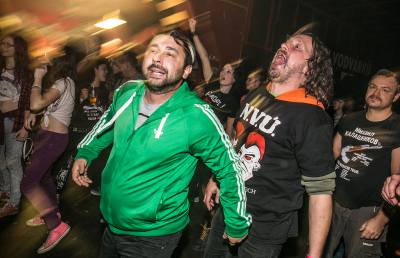 Foto: Punkový nářez v Kolíně. U Vodvárků to rozjely kapely SPS a E!E