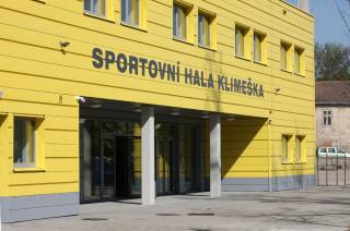 Plánované volejbalové zápasy ve sportovní hale Klimeška jsou kvůli Covid 19 zrušeny