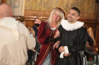 Foto: Audienční síň Vlašského dvora tentokrát patřila historickému oděvu